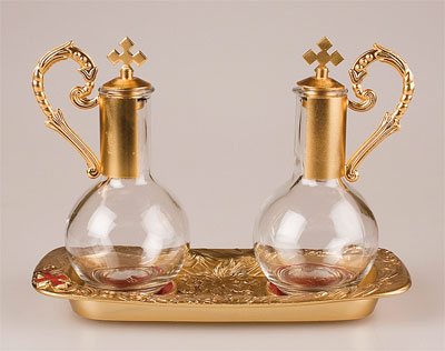 Cruet Set/Gold Finish/Magnetic Tray - 5 inch   (88406G)